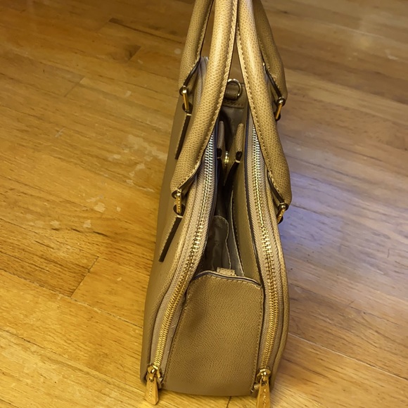 Michael Kors | Small Zippered Satchel - Picture 3 of 5